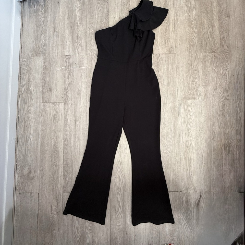 Women's One Shoulder Ruffle‎ Romper Medium Asymmetrical Black Zip Up